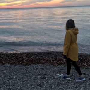 Meet your Posher, Lawra